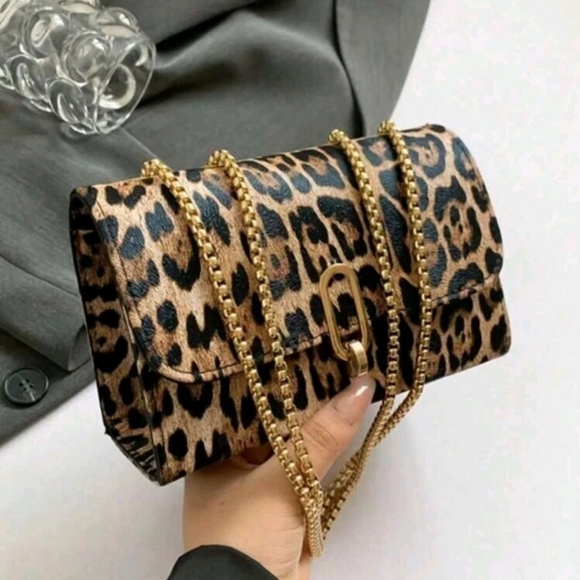 Leopard Print Shoulder Bag with Gold Chain – Elegant Evening‎ & Casual Purse - Picture 1 of 7